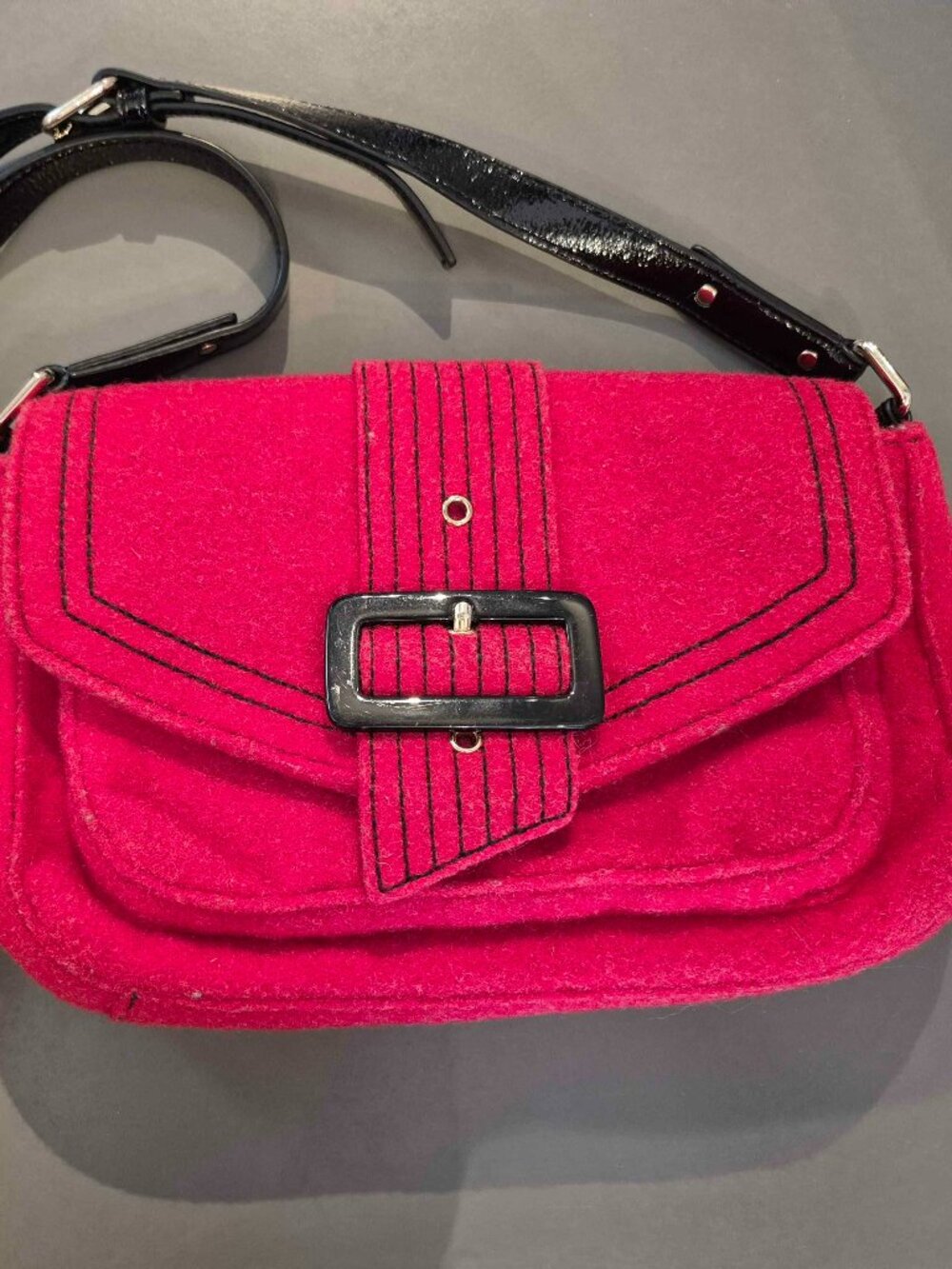 KATE SPADE FELTED WOOL RED & BLACK HANDBAG